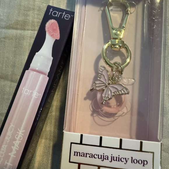 Tarte Maracuja Juicy Lip Mask in Cherry Crush and Butterfly Juicy Loop Keychain - Picture 7 of 8